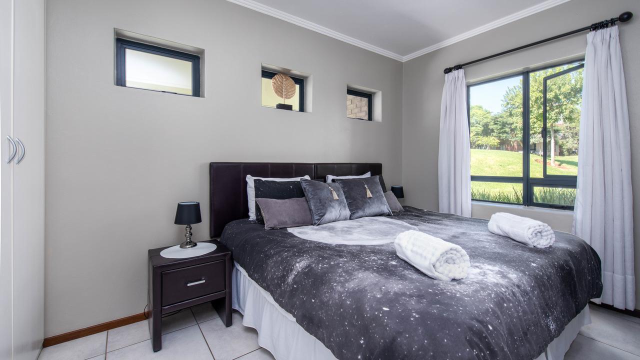 Jozistay @ Jackal Creek Apartments Roodepoort Kültér fotó